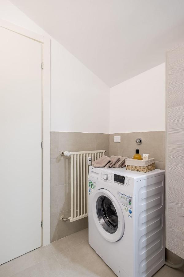 Realkasa Train Plaza Apartment Болоня Екстериор снимка