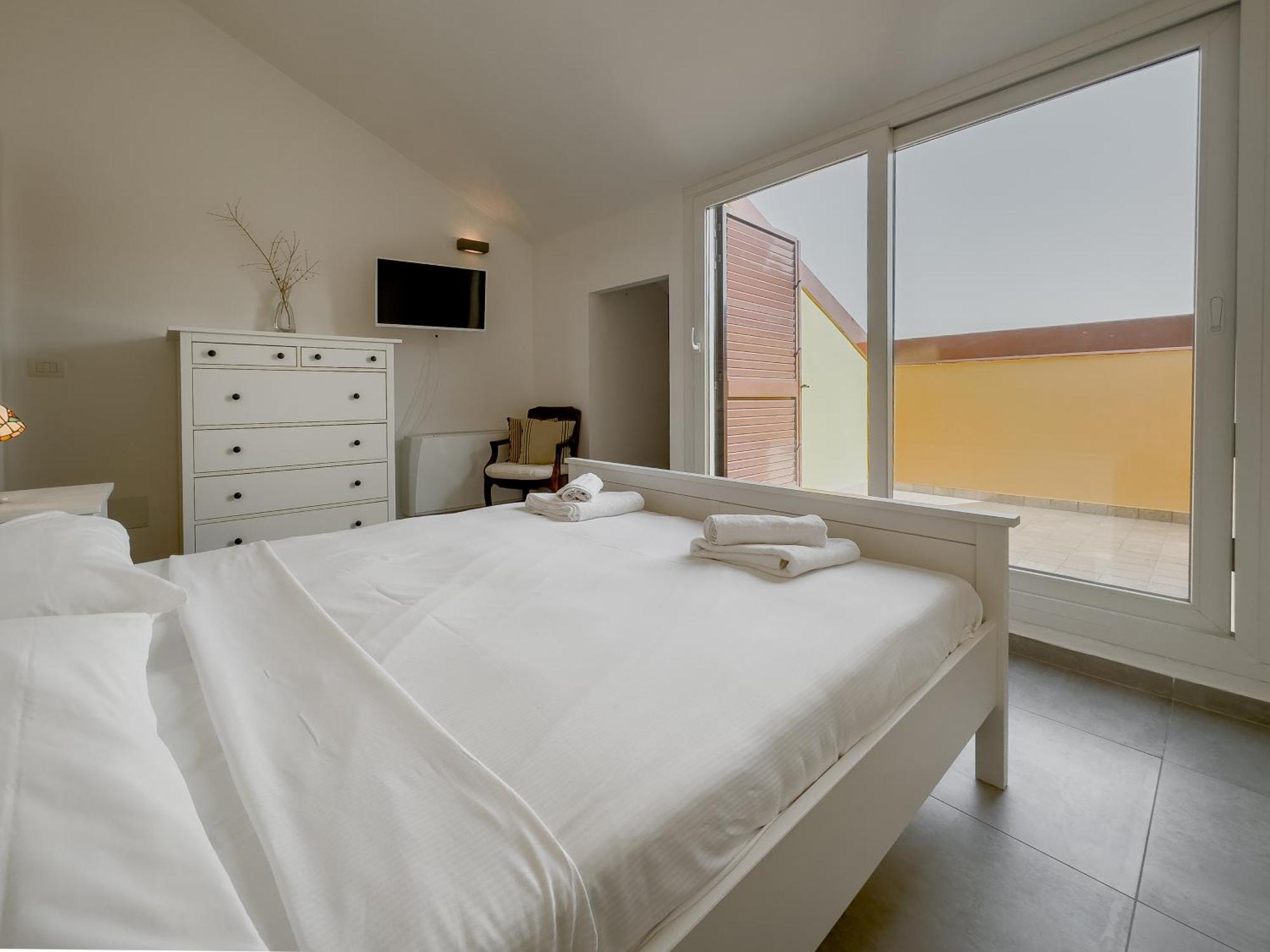 Realkasa Train Plaza Apartment Болоня Екстериор снимка